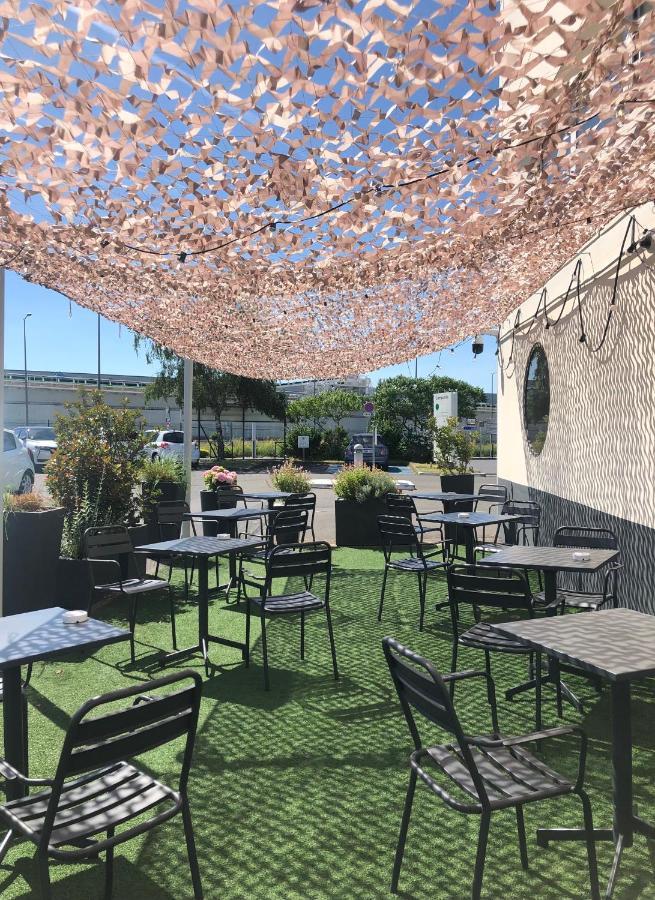 Radisson Hotel Paris Le Bourget Bagian luar foto